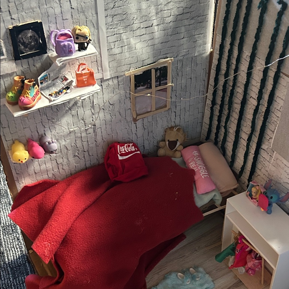 Custom doll room very detailed /other half your own creations